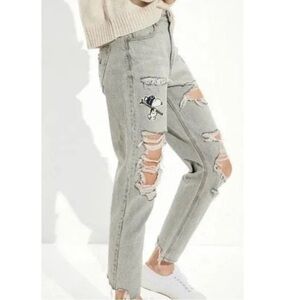 AE x Peanuts Snoopy Gray Mom Jeans – Size 6